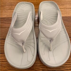 Hoka One One Light Gray/White Slip-On Thong Sandals NWOT